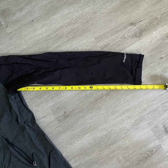 North Face Raincoat - Picture 9 of 9